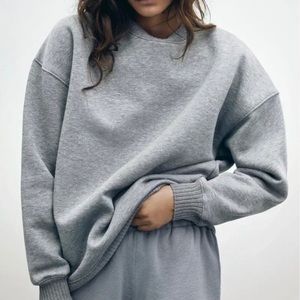 ZARA Oversized Plush Sweater Grey Size M (excellent condition)
